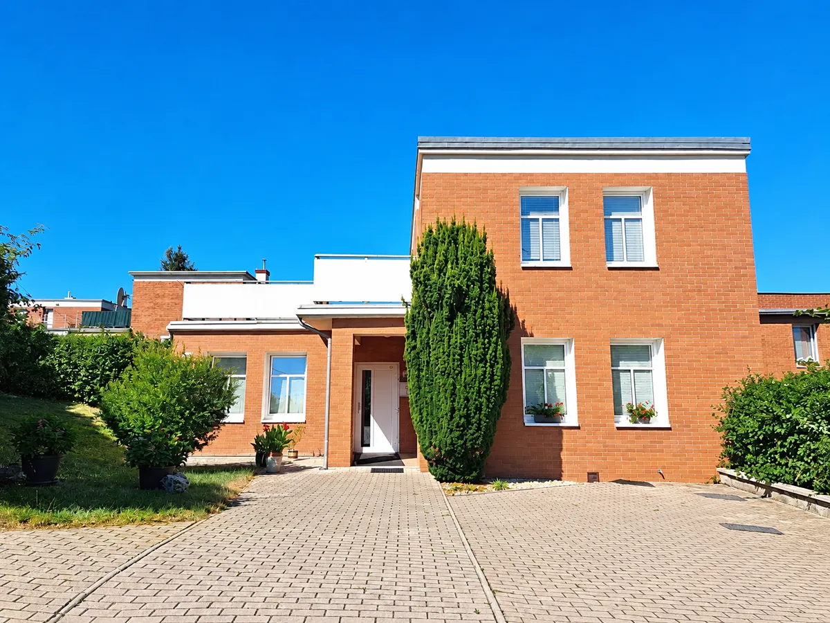 Pronájem kanceláře 180 m²